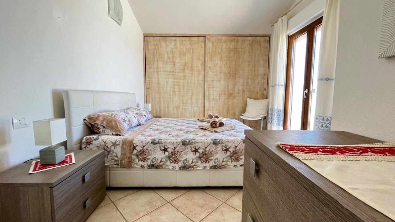 Attici Con Terrazzo Vista Mare Apartman Calasetta Kültér fotó