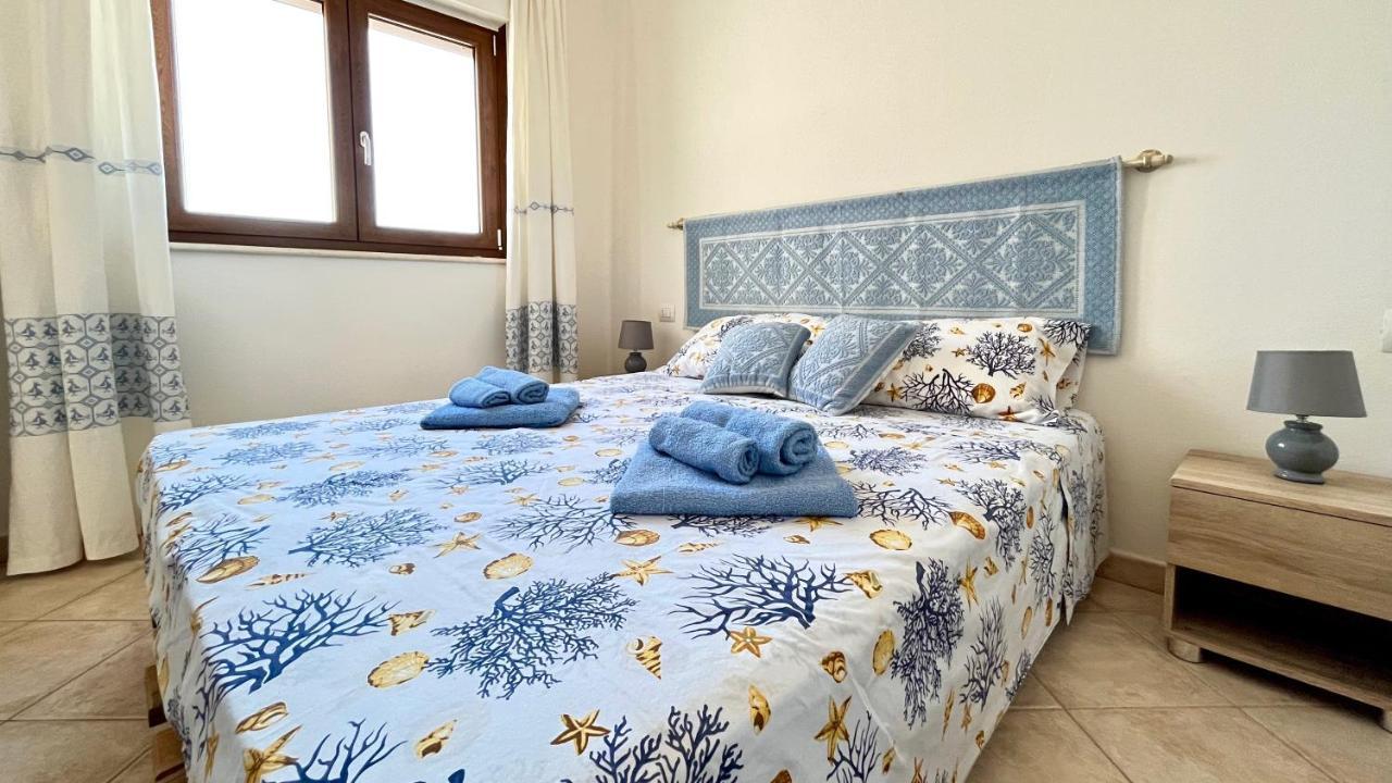 Attici Con Terrazzo Vista Mare Apartman Calasetta Kültér fotó