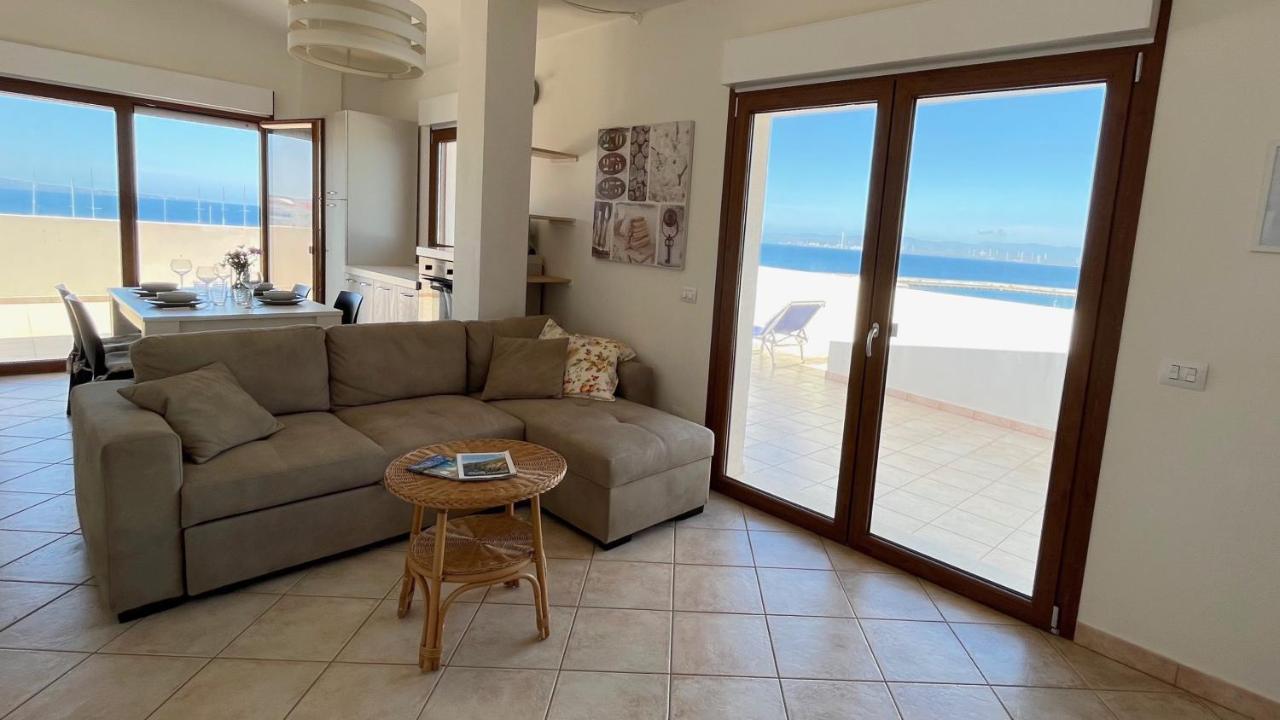Attici Con Terrazzo Vista Mare Apartman Calasetta Kültér fotó