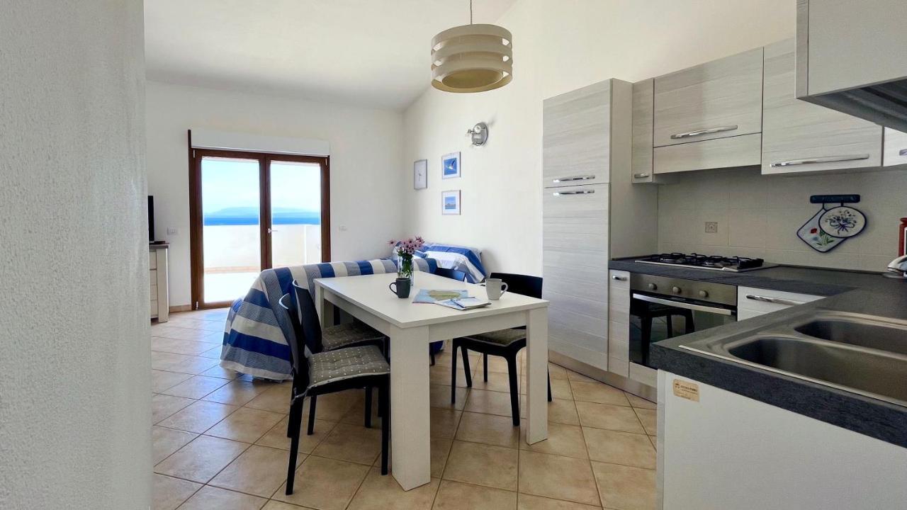 Attici Con Terrazzo Vista Mare Apartman Calasetta Kültér fotó