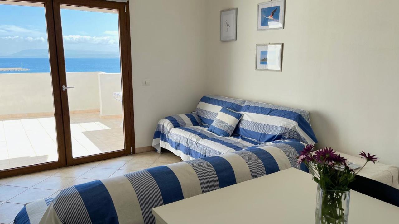 Attici Con Terrazzo Vista Mare Apartman Calasetta Kültér fotó