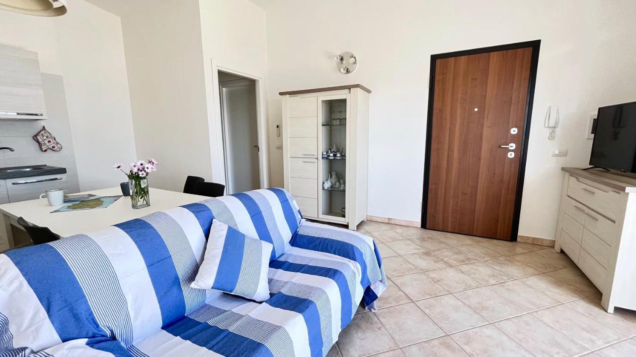Attici Con Terrazzo Vista Mare Apartman Calasetta Kültér fotó