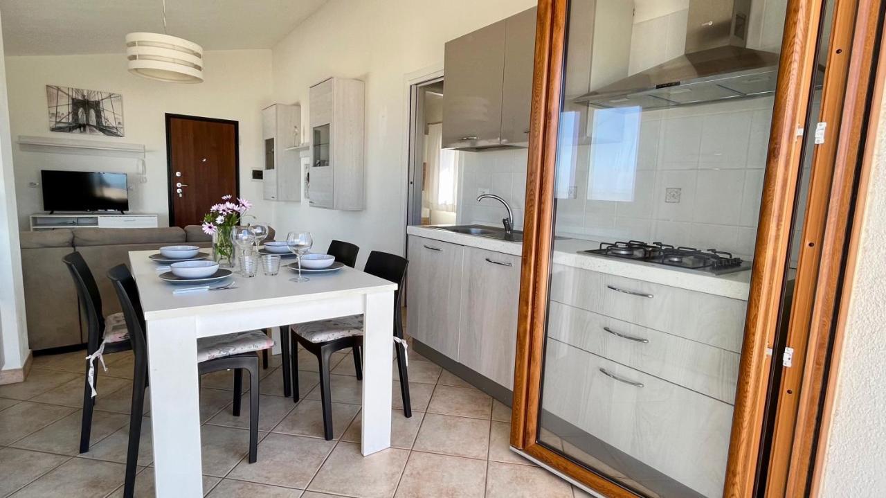 Attici Con Terrazzo Vista Mare Apartman Calasetta Kültér fotó